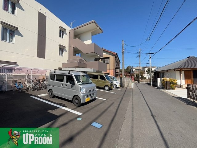 サンハイツすぎやまの駐車場