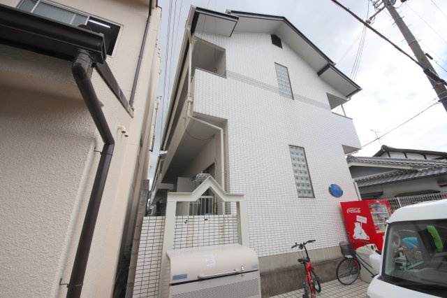 マンションフィールドナウのエントランス