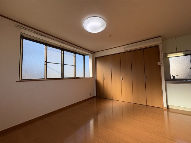 サンハイツの洋室