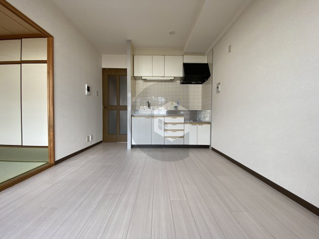 イーストヒル長田の居間・リビング