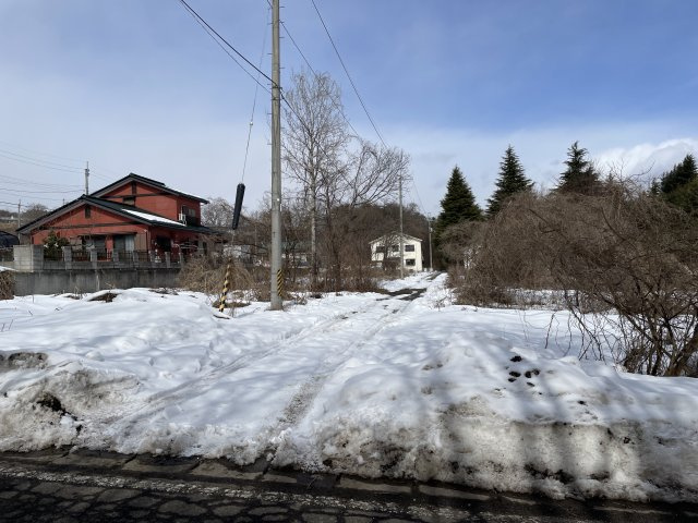 休石　土地　約115坪の前面道路含む現地写真
