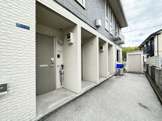 リヴェール薊野のエントランス