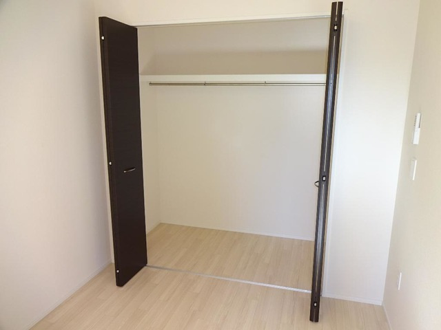 ＬＩＮＥの収納|クローゼット