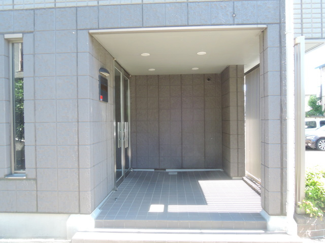 リーヴァ・ロッシュのロビー|オートロック付で安心です