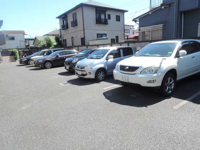 リーヴァ・ロッシュの駐車場|敷地内駐車場
