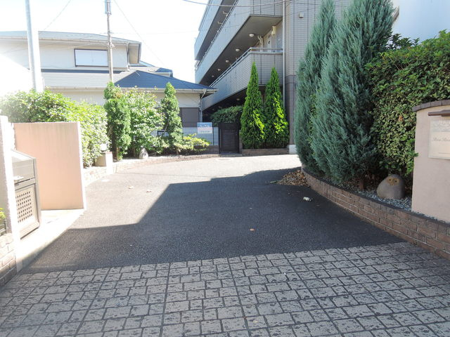 リーヴァ・ロッシュのその他共用部分|広々とした敷地