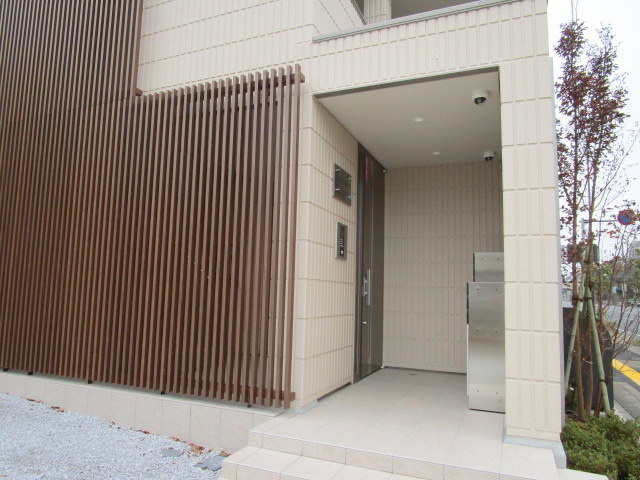 Ｆパーク三ツ沢のエントランス|オートロック付きエントランス