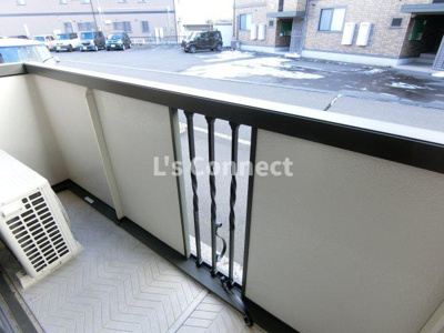 【バルコニー】 | リビングタウン旭Ｂ | 晴れた日には洗濯物もたくさん干せます。