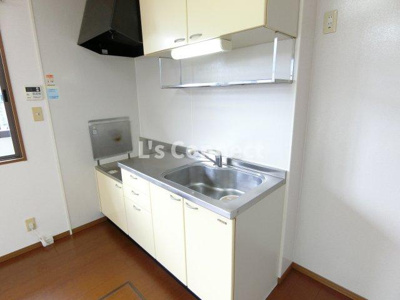 【キッチン】 | リビングタウン旭Ｂ | ２口ガスコンロ設置可能なキッチン。