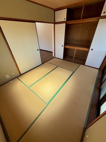 グリーンマンションの和室