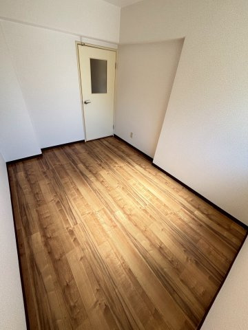 グリーンマンションの寝室