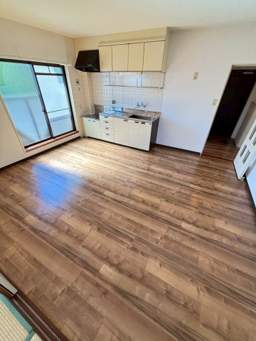 グリーンマンションの居間・リビング