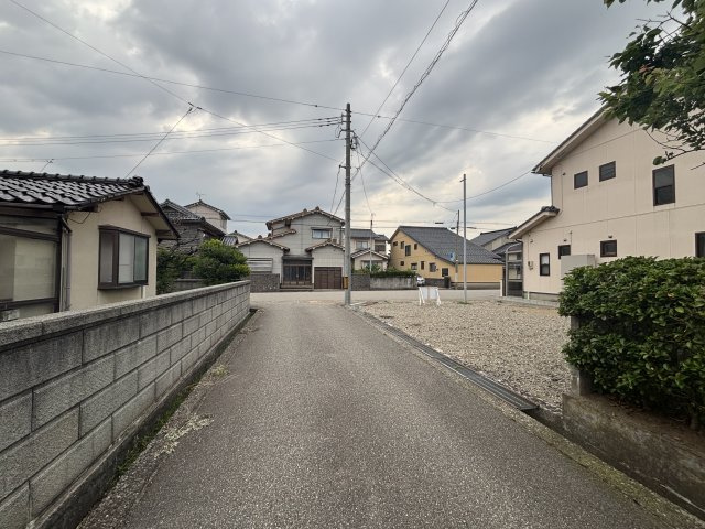 金沢市金石西　土地の前面道路含む現地写真