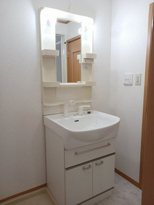 【洗面所】 | シャイニー・ウィングス　Ｂ