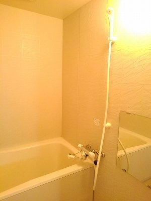 ハイツウイステリア（Ａ）の浴室|日々の疲れを癒すお風呂付です