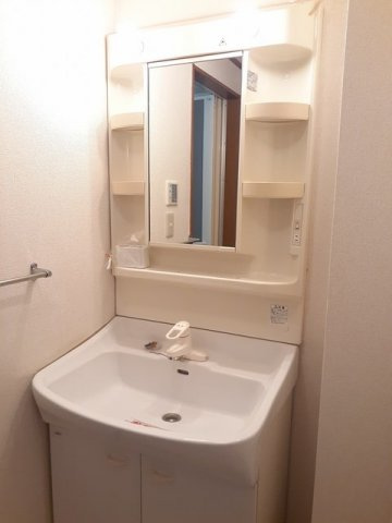 カーサ・ソレイユ五番館の洗面所|コンパクトで使いやすい洗面所