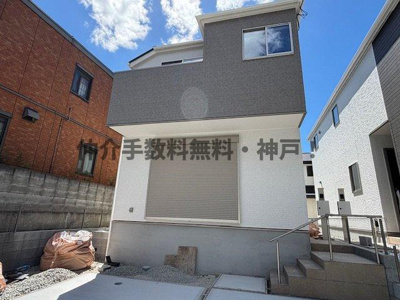 【外観】 | 神戸市須磨区神の谷7丁目　新築戸建2号棟　仲介手数料無料！ | 外観も気になるポイント