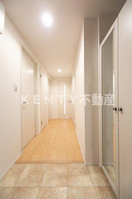 【玄関】 | ＨＩＬＬ　ＴＯＰ　ＲＥＳＩＤＥＮＣＥ　ＯＳＡＫＩ | 明るい玄関です
