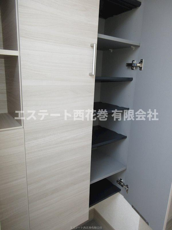 SKY　BLUE本館Aの収納|姿見付きシューズボックス