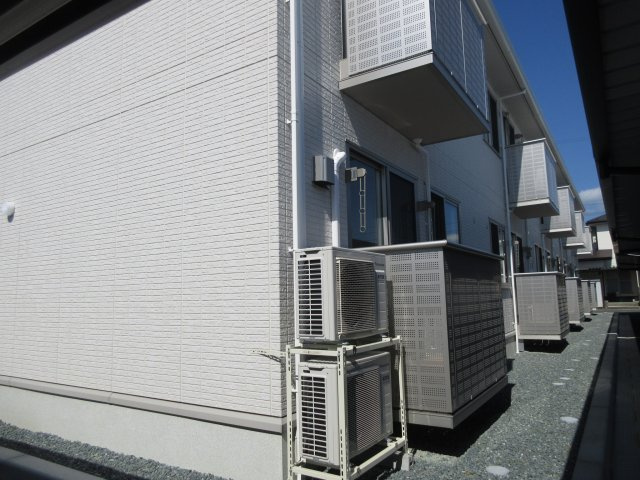 SKY　BLUE本館Aの外観