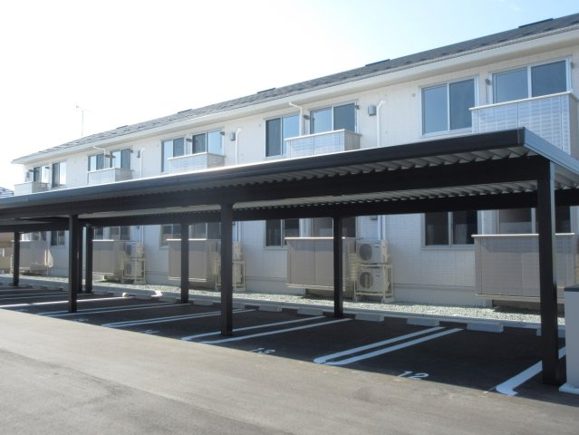 SKY　BLUE本館Aの駐車場