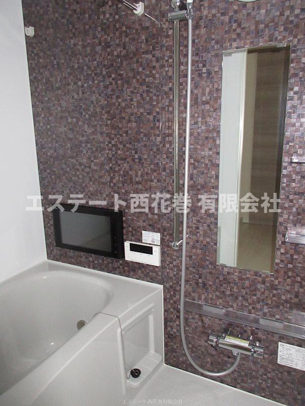 SKY　BLUE本館Aの浴室|追焚風呂、ＴＶ付き！