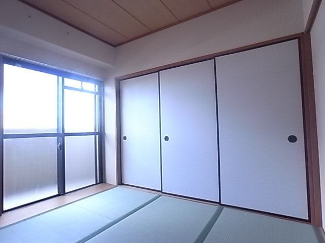 神戸市兵庫区浜崎通の賃貸マンションの内装|和室