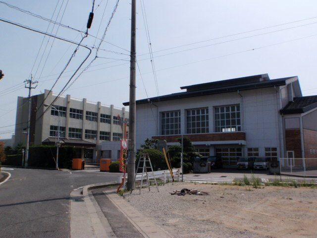 ベル・ソレイユＤの周辺|丸亀市立飯野小学校まで1400m