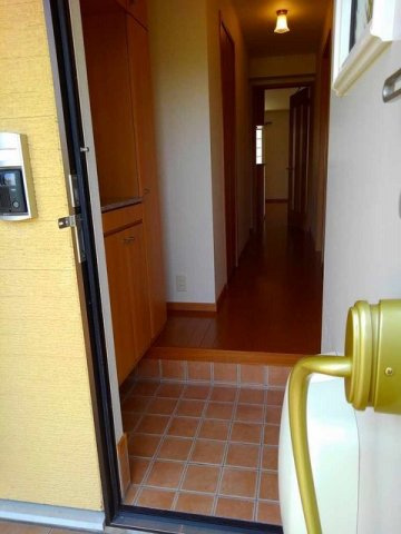 マ－ベラス新知台　Ｂ棟の玄関