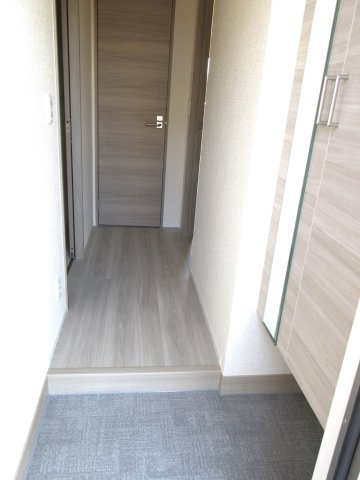 SKY　BLUE本館Aの玄関