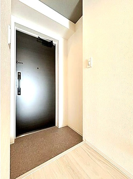 BLESTON COURT MIZUHOUNDOJOHIGASHIの玄関