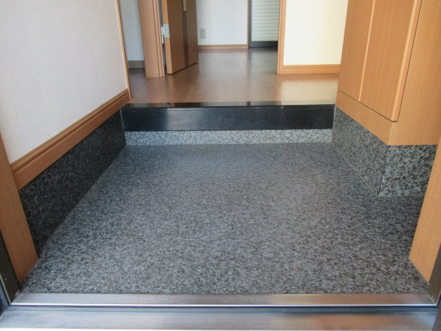 ＬＥＧＡＣＹ　ＧＡＲＤＥＮ　弐番館の玄関