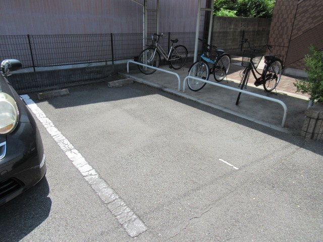 ＬＥＧＡＣＹ　ＧＡＲＤＥＮ　弐番館の駐車場