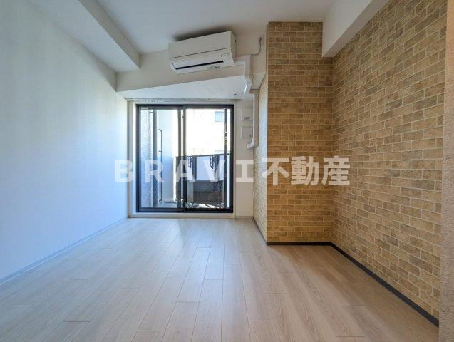 ファーストフィオーレ谷町六丁目フェリシア BRAVI不動産の洋室
