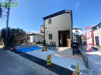 【外観】 | 販売現地
モダンなデザインが印象的な広々とした外観。閑静な住宅街に佇む魅力的な物件です。