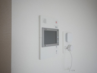 【セキュリティ】 | エスリード大阪クレストコート | モニター付きインターホンです