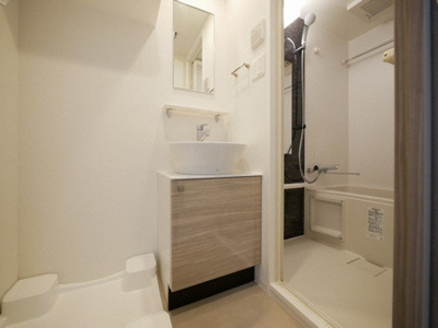 【洗面所】 | エスリード大阪クレストコート | スペースが確保できる洗面所です