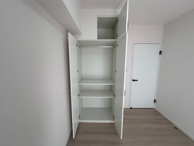 藤和東山公園ホームズの収納|クローゼット内は収納棚が備え付けられており、収納がしやすくなっています！