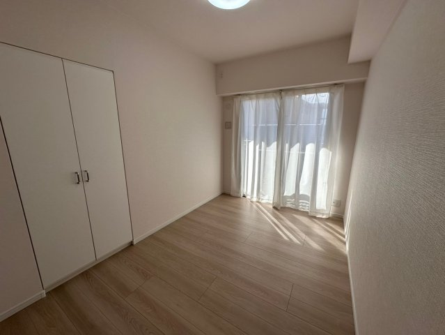 藤和東山公園ホームズの子供部屋|☆5.1帖☆
明るい洋室♪お子様の一人部屋デビューにもいいですね♪