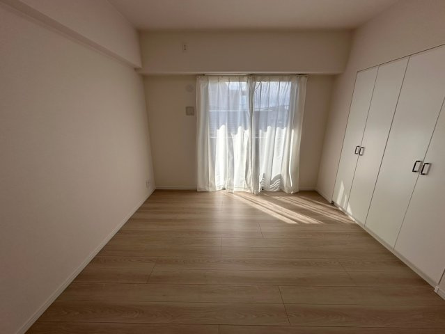 藤和東山公園ホームズの寝室|☆7.0帖☆
明るいお部屋で、一人で過ごす時間も大切にできます。