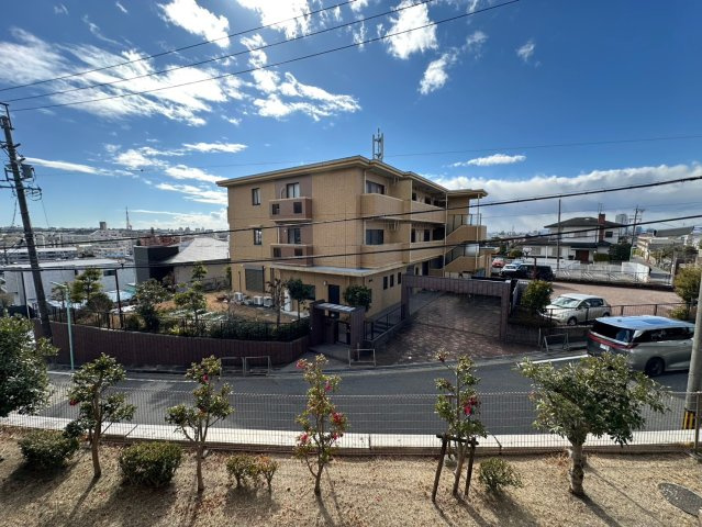 藤和東山公園ホームズの展望|バルコニーからの眺望です。目隠しもあるのでプライバシーも守られて安心です！