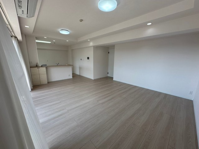 藤和東山公園ホームズの居間・リビング|落ち着いた色合い・ナチュラルなデザインのリビング♪