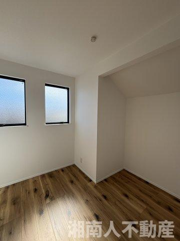 茅ヶ崎市浜竹１丁目新築戸建の洋室|明るい洋室です