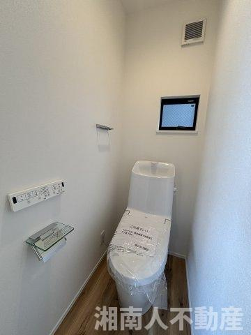 茅ヶ崎市浜竹１丁目新築戸建のトイレ|ゆったりとした空間のトイレです