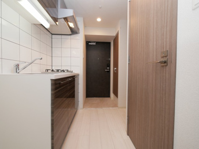 【玄関】 | エスリード新大阪グランファースト | 収納もある玄関です