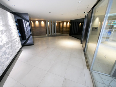 【エントランス】 | S-RESIDENCE緑橋駅前 | ゆとりのあるエントランスです