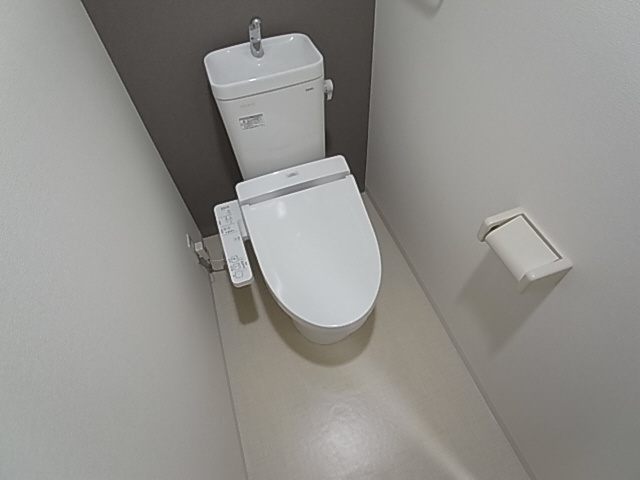 神戸市長田区苅藻通１丁目の賃貸マンションのトイレ|ウォッシュレット付トイレ
