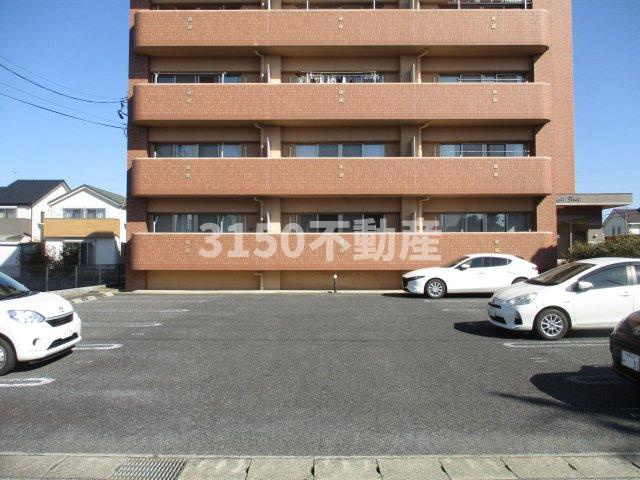 BrightFirstの駐車場