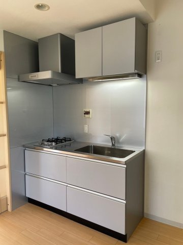 トミオコートのキッチン|２口ガスコンロのシステムキッチン