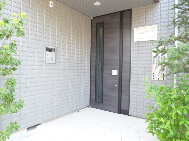 ＧＡＲＤＥＮ ＴＥＲＲＡＣＥのエントランス|安心のオートロック付